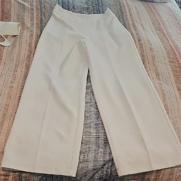 VILA Cream Tailored Suit, Size M - Picture 7 of 8